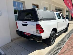 Toyota Hilux 2.4GD-6 double cab 4x4 Raider manual - Image 2