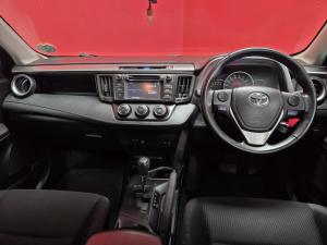 Toyota RAV4 2.0 GX automatic - Image 6