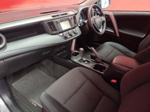 Toyota RAV4 2.0 GX automatic - Image 7