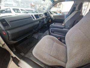 Toyota Quantum Hiace 2.5 D-4D 14 Seat - Image 7