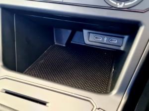 Volkswagen Polo 1.0 TSI - Image 9