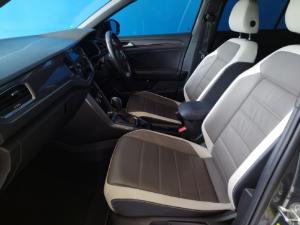 Volkswagen T-Roc 2.0TSI 140kW 4Motion R-Line - Image 8