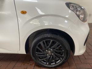 Toyota Vitz 1.0 XR manual - Image 6