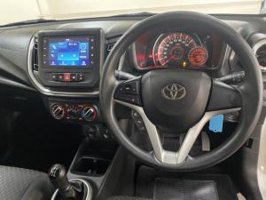 Toyota Vitz 1.0 XR manual - Image 8