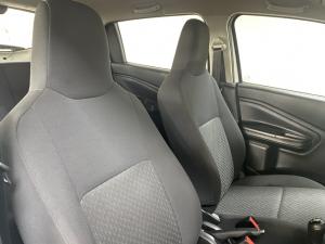 Toyota Vitz 1.0 XR manual - Image 9