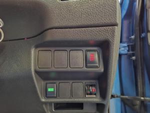 Nissan X-Trail 2.5 4x4 Tekna - Image 16