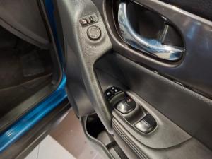 Nissan X-Trail 2.5 4x4 Tekna - Image 9