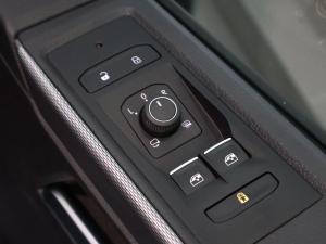 Volkswagen Caravelle 2.0BiTDI Highline 4Motion - Image 23