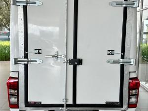 Isuzu D-Max Gen 6 250c single cab - Image 3