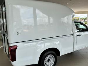 Isuzu D-Max Gen 6 250c single cab - Image 4