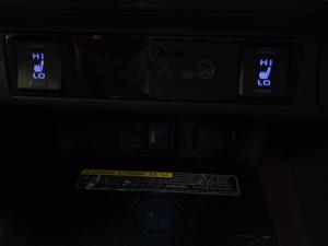 Toyota RAV4 2.5 VX AWD - Image 12