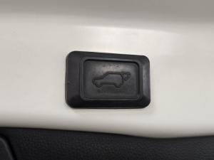 Toyota RAV4 2.5 VX AWD - Image 18