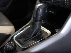 Volkswagen T-Roc 2.0TSI 140kW 4Motion Design - Image 15