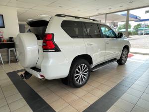 Toyota Land Cruiser Prado 2.8GD VX-L - Image 2