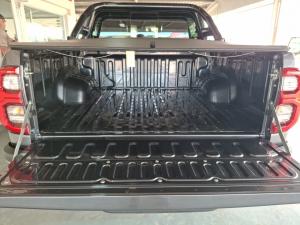 Toyota Hilux 2.8GD-6 double cab 4x4 Legend auto - Image 11