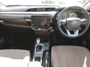 Toyota Hilux 2.8GD-6 double cab Raider auto - Image 6