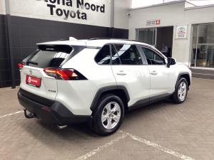 Toyota RAV4 2.0 GX auto - Image 2