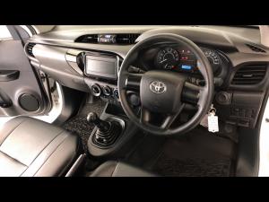 Toyota Hilux 2.0 single cab S (aircon) - Image 12