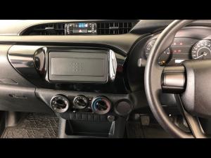 Toyota Hilux 2.0 single cab S (aircon) - Image 13