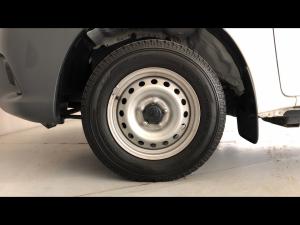 Toyota Hilux 2.0 single cab S (aircon) - Image 22