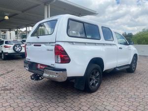Toyota Hilux 2.4GD-6 single cab 4x4 Raider manual - Image 2