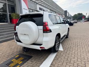 Toyota Land Cruiser Prado 2.8GD VX-L - Image 2