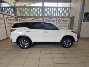 Toyota Fortuner 2.8 GD-6 4X4 VX automatic - Image 3