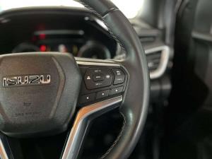 Isuzu D-MAX 3.0 Ddi V-CROSS HR automatic D/C - Image 18