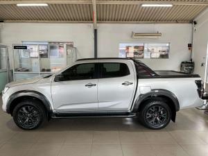 Isuzu D-MAX 3.0 Ddi V-CROSS HR automatic D/C - Image 3