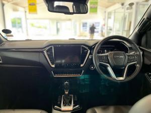 Isuzu D-MAX 3.0 Ddi V-CROSS HR automatic D/C - Image 7