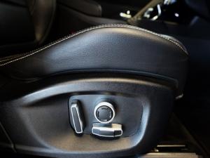 Jaguar E-Pace D200 AWD R-Dynamic Black - Image 22