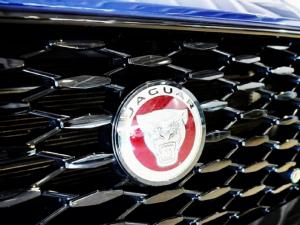 Jaguar E-Pace D200 AWD R-Dynamic Black - Image 4