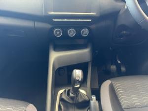 Nissan Magnite 1.0 Visia auto - Image 10