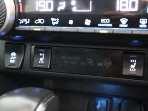 Toyota RAV4 2.0 VX - Image 16