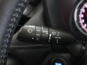 Toyota RAV4 2.0 VX - Image 21