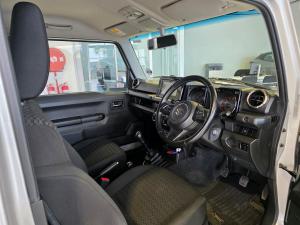 Suzuki Jimny 1.5 GLX AllGrip 3-door manual - Image 6