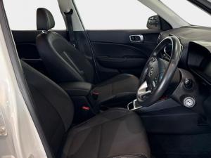 Hyundai Venue 1.0T Fluid auto - Image 13