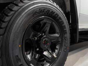 Toyota Land Cruiser 79 4.2D double cab - Image 28