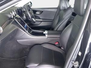 Mercedes-Benz C-Class C200 Avantgarde - Image 14