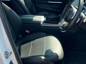 Mercedes-Benz C-Class C200 Avantgarde - Image 15