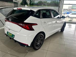 Hyundai i20 1.4 Motion auto - Image 2