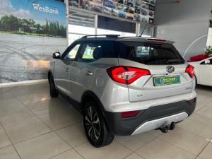 Mahindra XUV300 1.2T W8 - Image 3