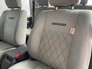Toyota Land Cruiser 79 4.5D-4D V8 double cab LX - Image 15