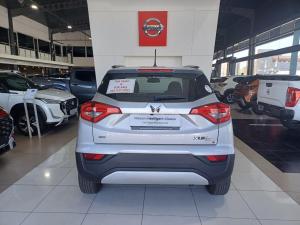 Mahindra XUV300 1.2T W8 - Image 5