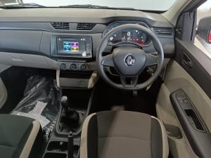 Renault Triber 1.0 Expression - Image 13