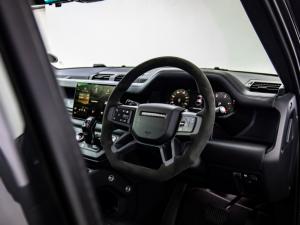 Land Rover Defender 110 D300 X-Dynamic HSE - Image 11