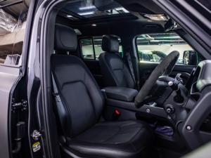 Land Rover Defender 110 D300 X-Dynamic HSE - Image 12