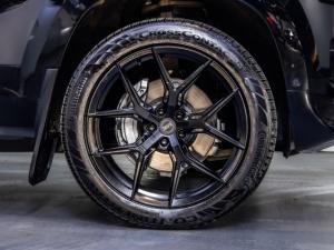 Land Rover Defender 110 D300 X-Dynamic HSE - Image 4