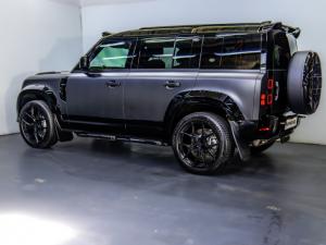 Land Rover Defender 110 D300 X-Dynamic HSE - Image 8