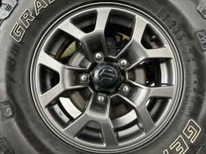 Suzuki Jimny 1.5 GLX - Image 18